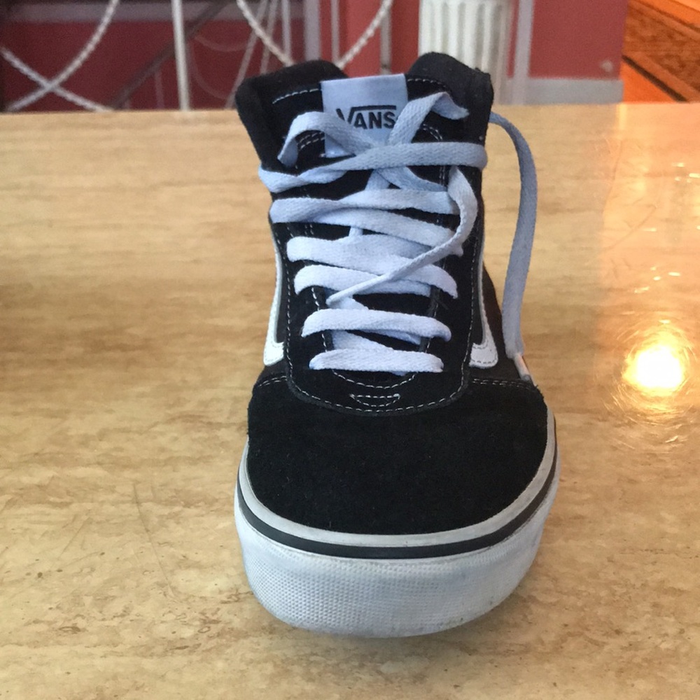 Vans suede/Canvas)Black/White Youth size 7 - Picture 5 of 5